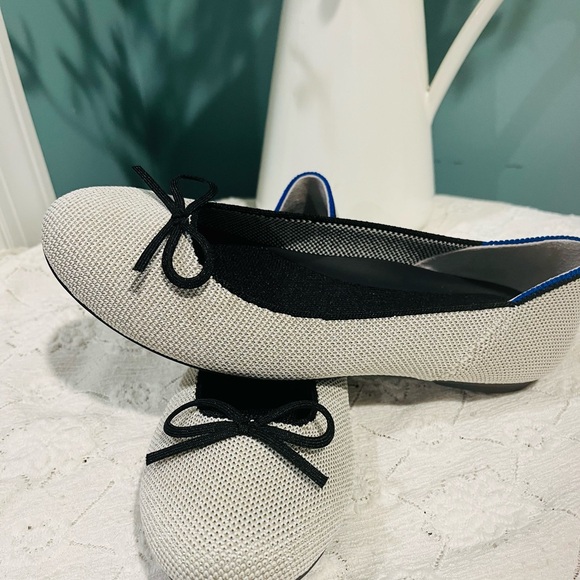 NEW ROTHY’S FLATS - Picture 2 of 11